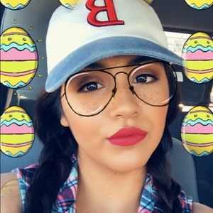 Meet your Posher, Yesica